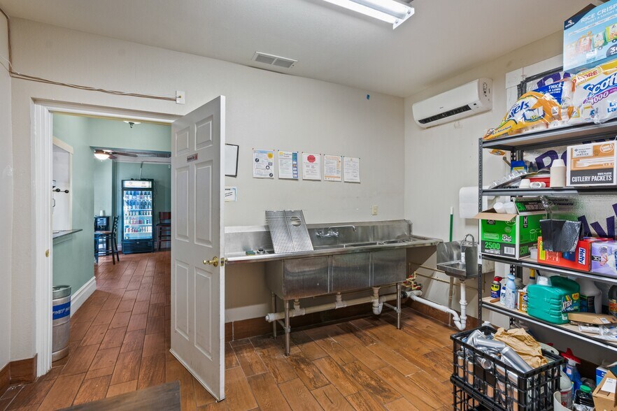 More Photos Of 312 E Tarpon Ave, Tarpon Springs Medical For Sale