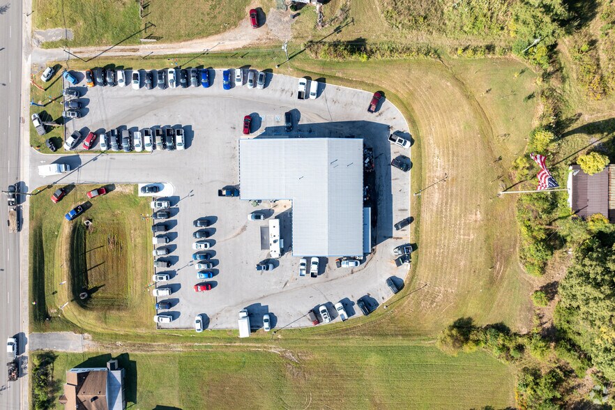 More Photos Of 905 Callahan Dr, Knoxville Auto Repair For Sale