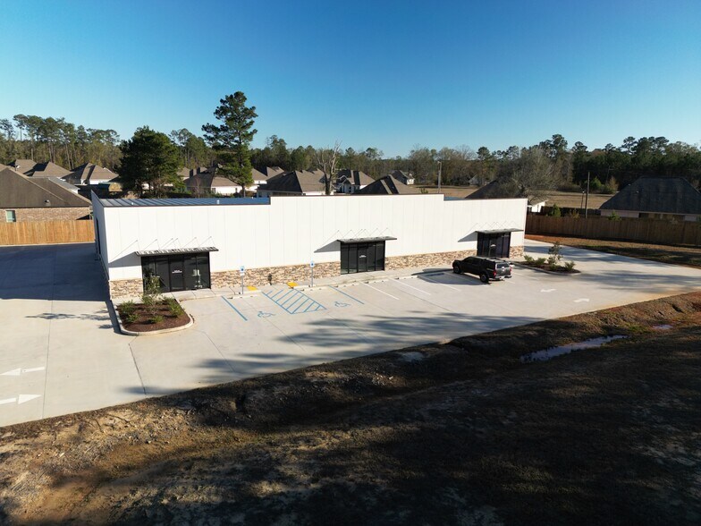More Photos Of 23516 Haven Blvd, Ponchatoula General Retail For Sale