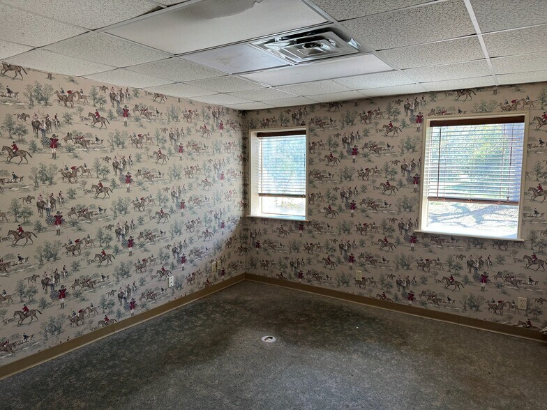 More Photos Of 5133 Troup Hwy, Tyler Warehouse For Lease