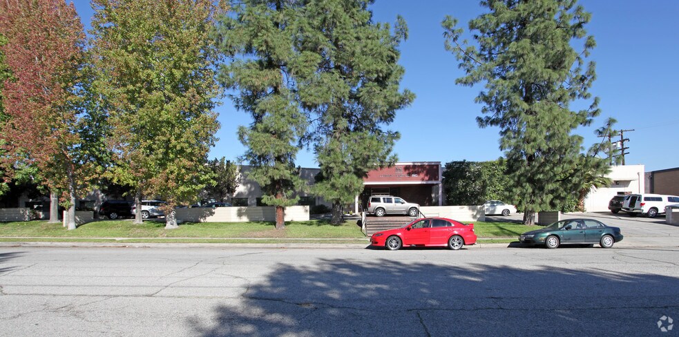 More Photos Of 12970 Bradley Ave, Sylmar Warehouse For Sale