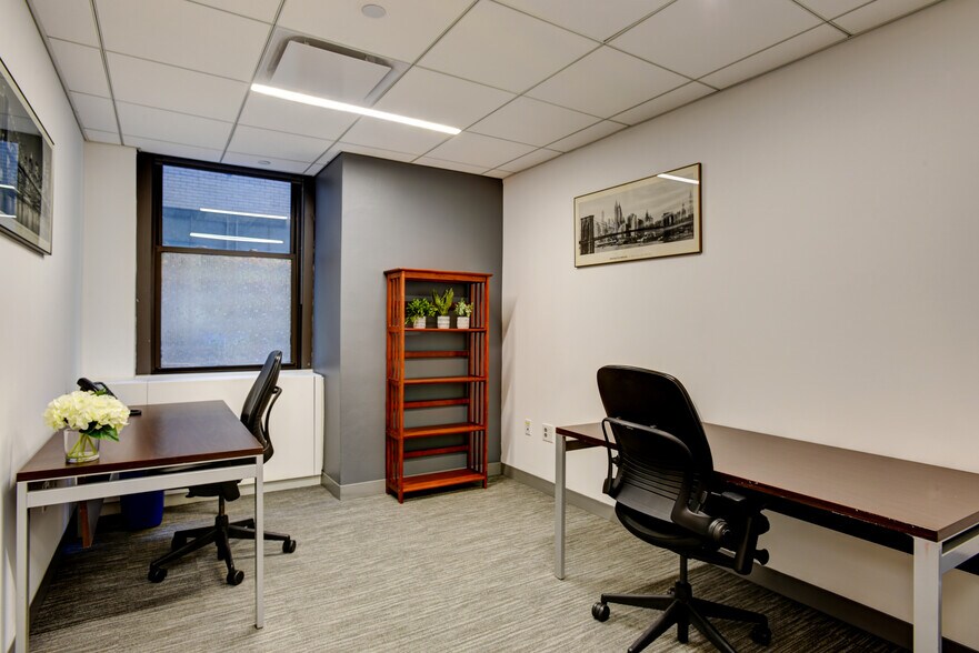 More Photos Of 420 Lexington Ave, New York Coworking Space