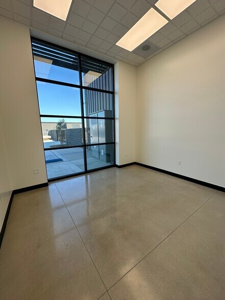 More Photos Of 31242 DenBeste Court, Shafter Warehouse For Lease