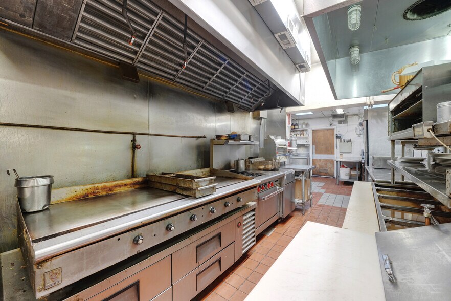 More Photos Of 8032 4th St NW, Albuquerque Restaurant For Sale