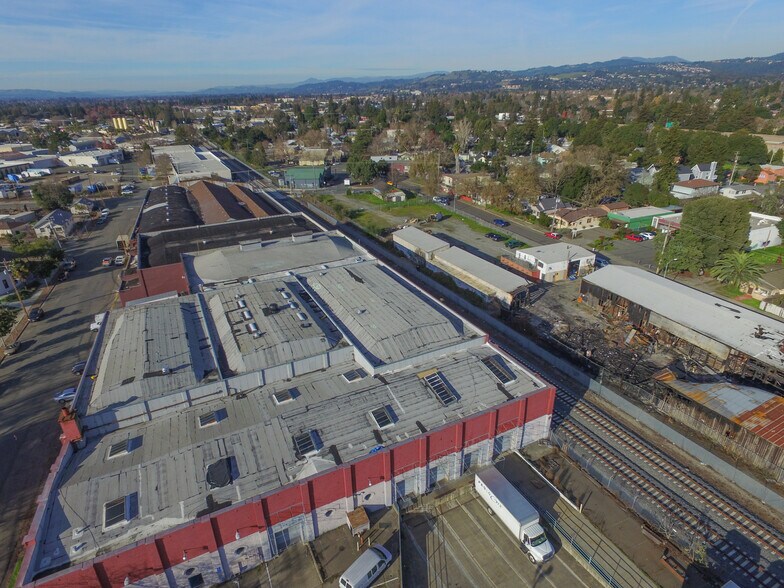 More Photos Of 8 W 9th St, Santa Rosa Warehouse For Sale
