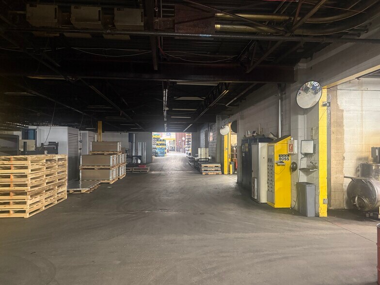 More Photos Of 210 Hall St SW, Grand Rapids Warehouse For Sale