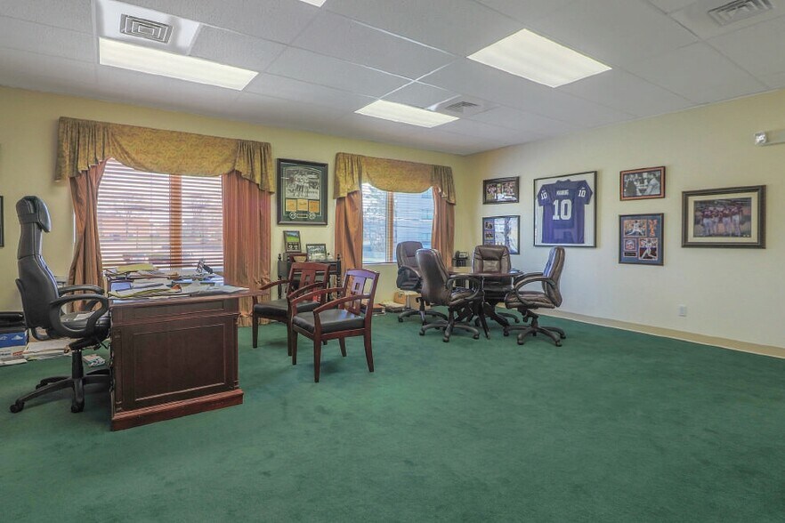 More Photos Of 8-10 Byington Pl, Norwalk Medical For Lease