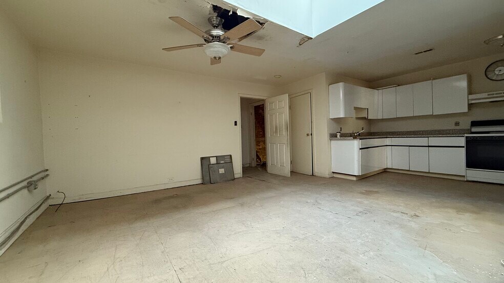 More Photos Of 1233 S Wabash Ave, Chicago Storefront Retail Office For Sale