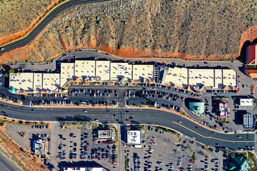More Photos Of 250 N Red Cliffs Dr, St George Storefront For Lease