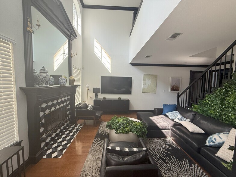 More Photos Of 609 E Main St, Round Rock Office For Lease