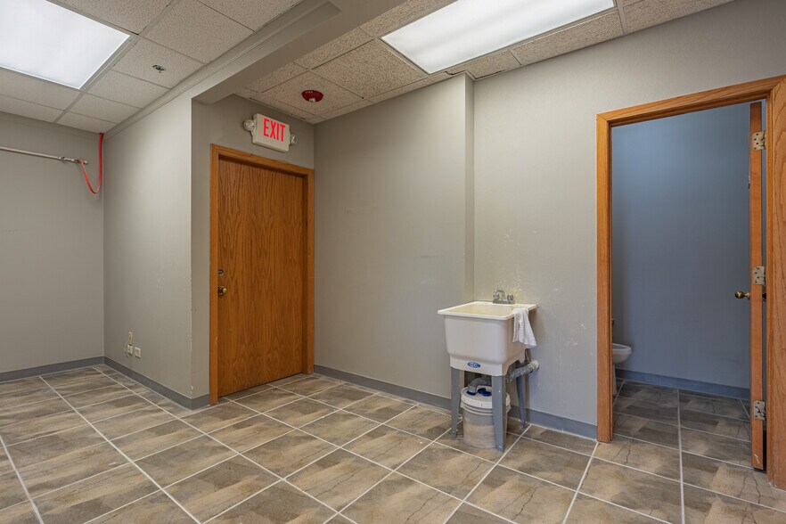 More Photos Of 17047-17061 S Harlem Ave, Tinley Park Medical For Lease