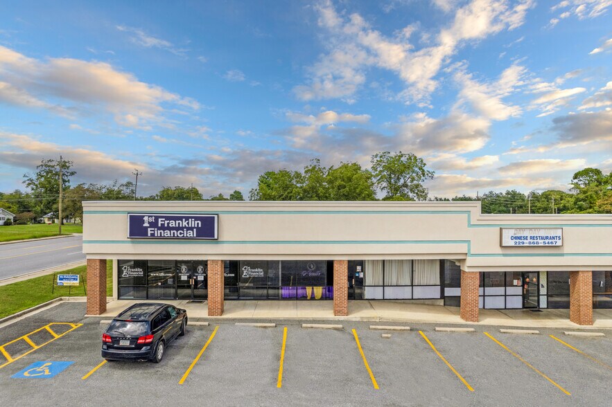 More Photos Of 156-120 Eighth St, Helena Storefront For Lease
