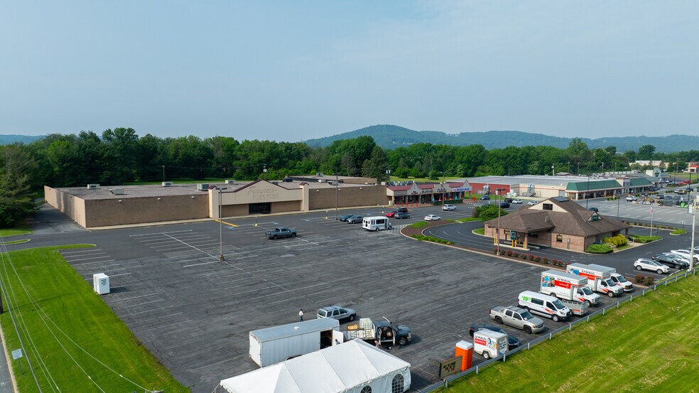 More Photos Of 4710 Penn Ave, Sinking Spring Freestanding For Lease