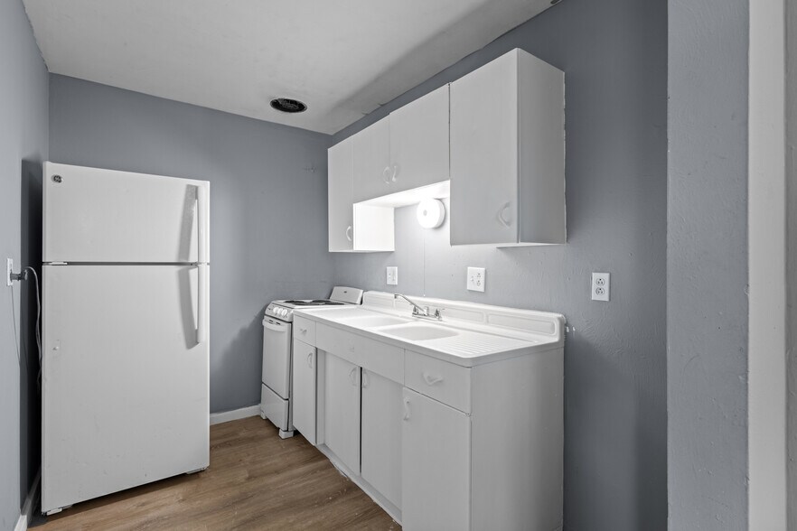 More Photos Of , Aurora Multifamily For Sale