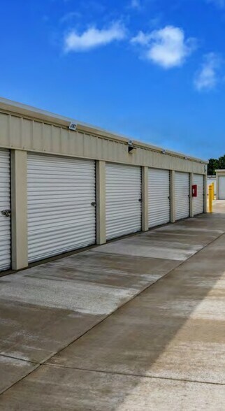 More Photos Of 9425 W Ridge Rd, Elyria Self Storage For Sale
