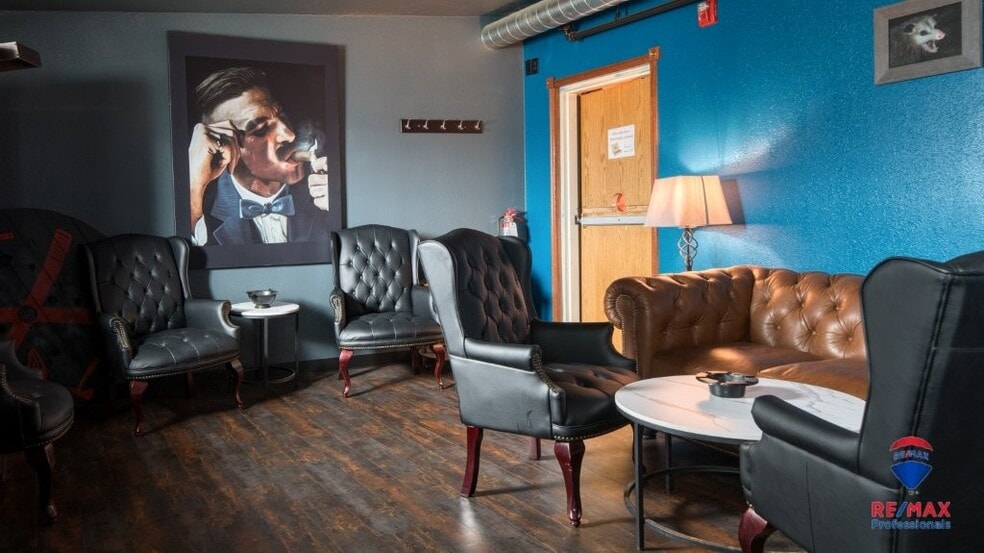 More Photos Of 5201 S Douglas Hwy, Gillette Bar For Sale