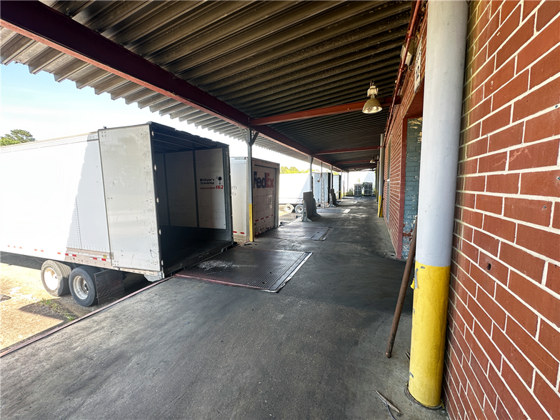 More Photos Of 1000 Bicycle Way, Manning Distribution For Lease