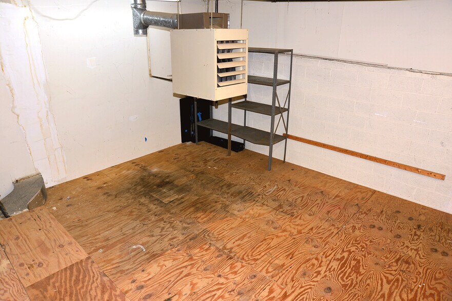 More Photos Of 9107 Industry Dr, Manassas Park Warehouse For Lease