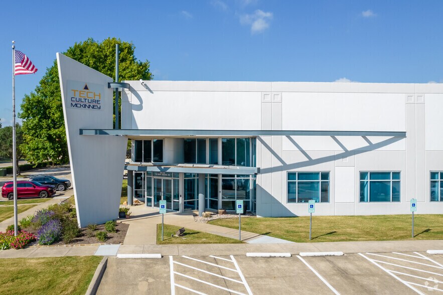 More Photos Of 1720 Bray Central Dr, McKinney Coworking Space