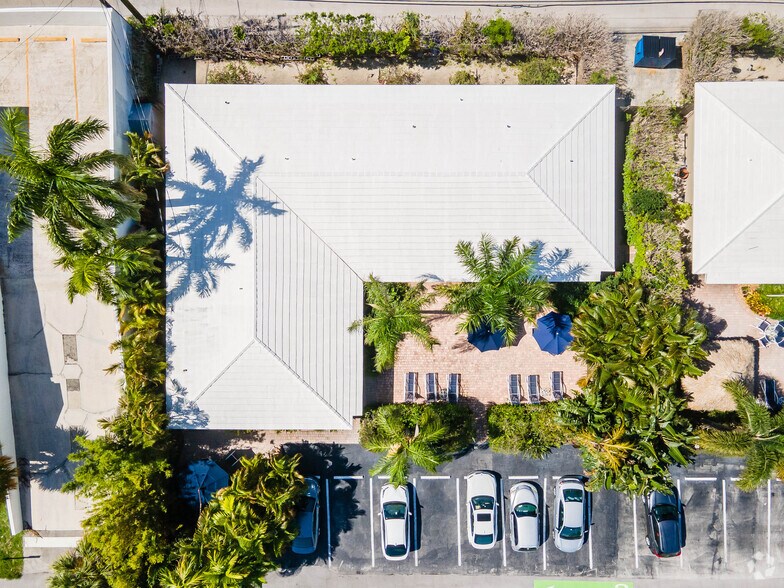 More Photos Of 2648 NE 32nd St, Fort Lauderdale Hotel For Sale