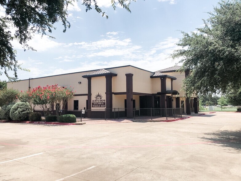 More Photos Of 3315 N President George Bush Hwy, Garland Freestanding For Lease