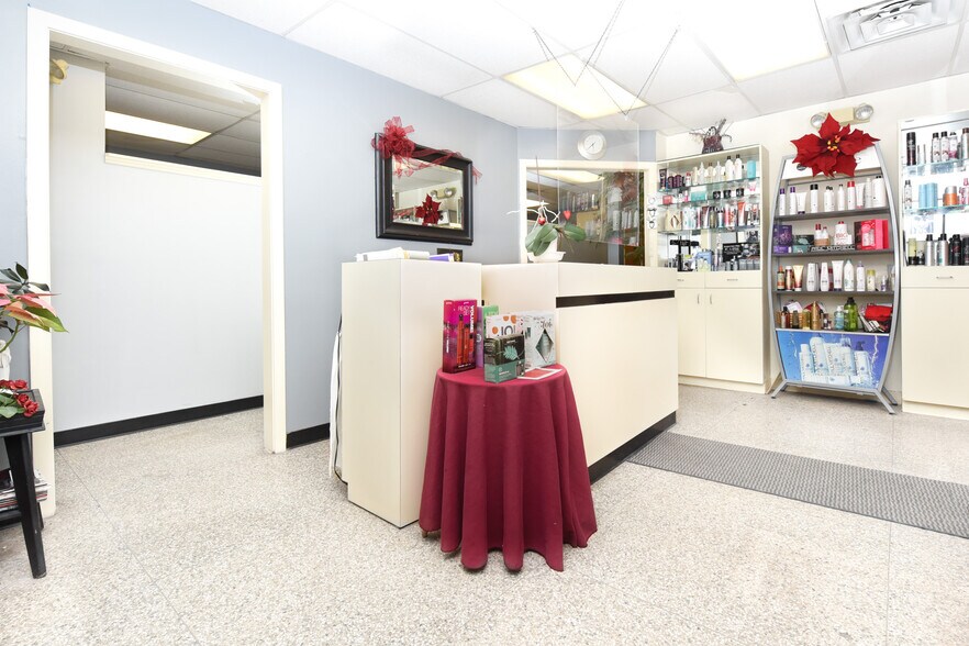 More Photos Of 4143 Main St, Bridgeport Storefront For Sale