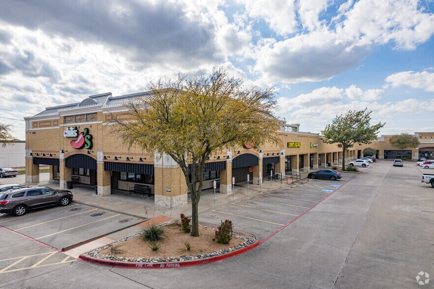 More Photos Of 16623-16641 N Coit Rd, Dallas General Retail For Lease