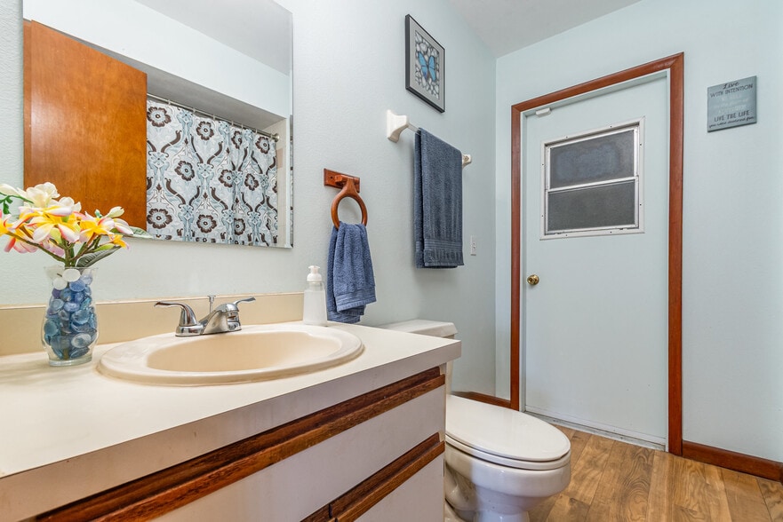 More Photos Of 155 11th Ave, Osteen Specialty For Sale