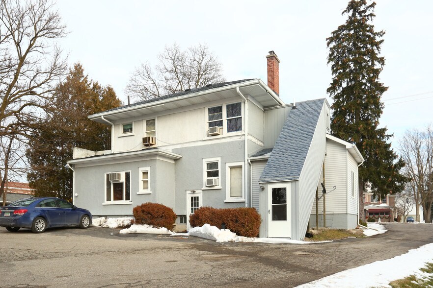 More Photos Of 338 S Cochran Ave, Charlotte Office For Sale