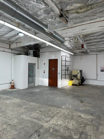 More Photos Of 1160 N Las Palmas Ave, Los Angeles Loft Creative Space For Lease
