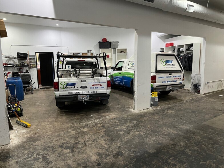 More Photos Of 9121 Woodman Ave, Arleta Storefront Retail Office For Sale