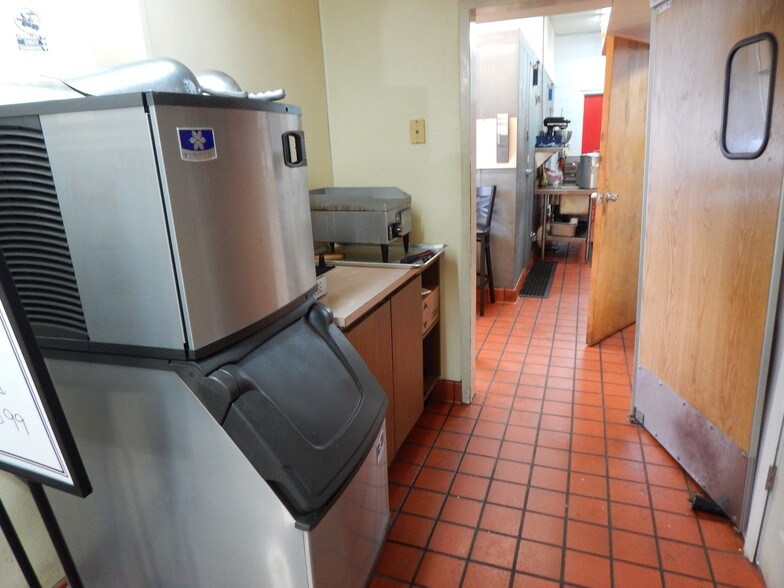 More Photos Of 180 Lumber City Hwy, Hazlehurst Restaurant For Sale