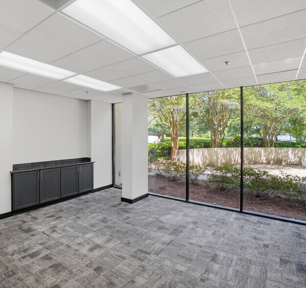 More Photos Of 13201 W Reese Blvd, Huntersville Warehouse For Sale