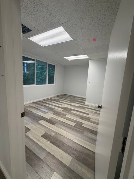 More Photos Of 5610 Kitsap Way, Bremerton Specialty For Lease