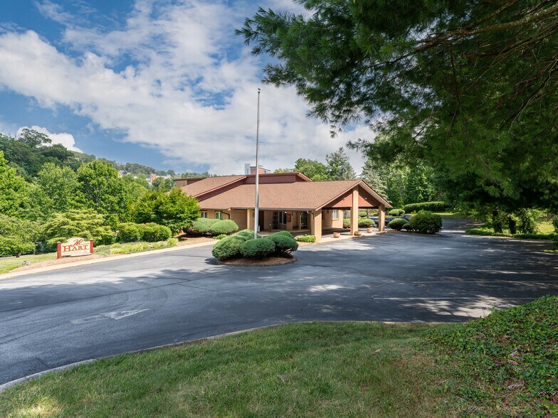 More Photos Of 60 Phifer St, Asheville Medical For Sale