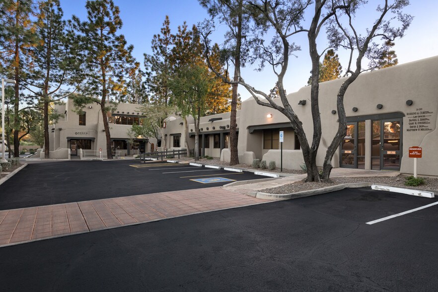 More Photos Of 301 E Bethany Home Rd, Phoenix Office For Sale