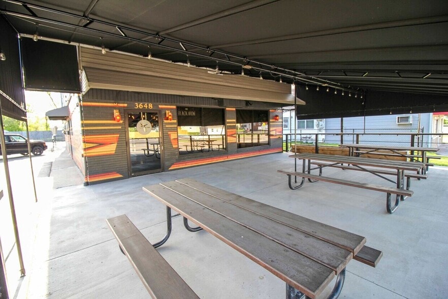 More Photos Of 3648 S Park Ave, Buffalo Restaurant For Lease