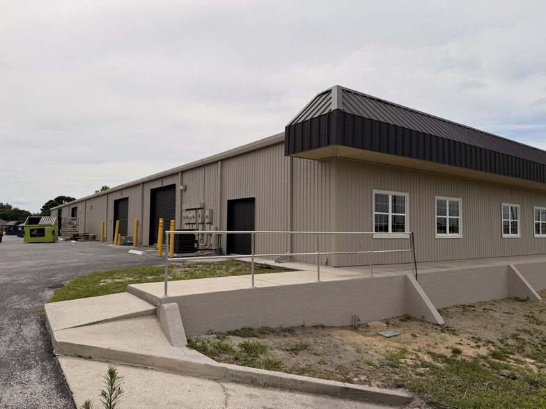 More Photos Of 904 Jan-Mar Ct, Clermont Flex For Lease