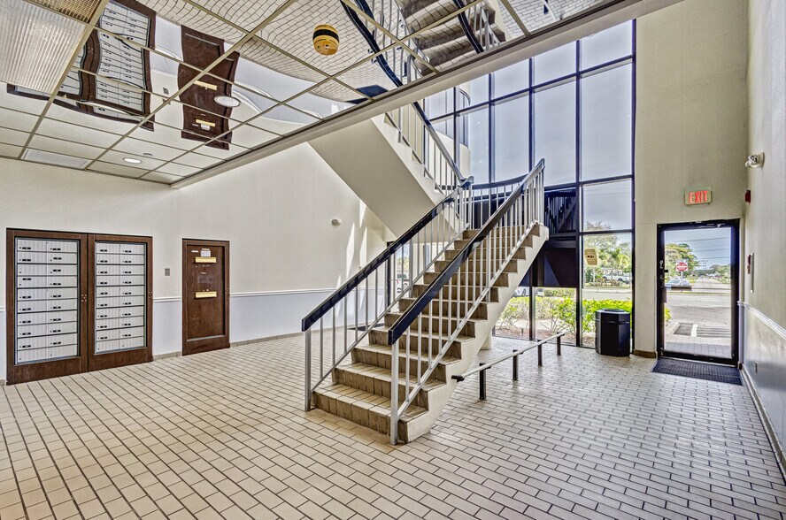 More Photos Of 9123 N Military Trl, Palm Beach Gardens Office For Lease