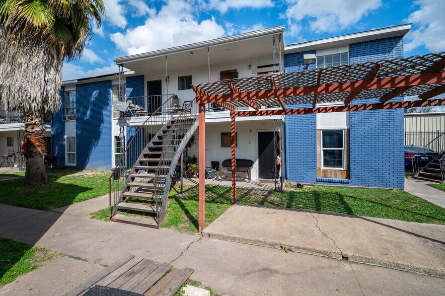 More Photos Of 122 E Crosstimbers St, Houston Apartments For Sale