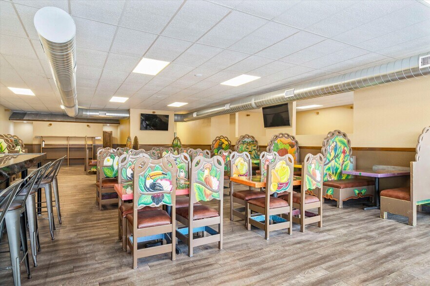 More Photos Of 205 Maple St, Overbrook Mixed Retail For Sale