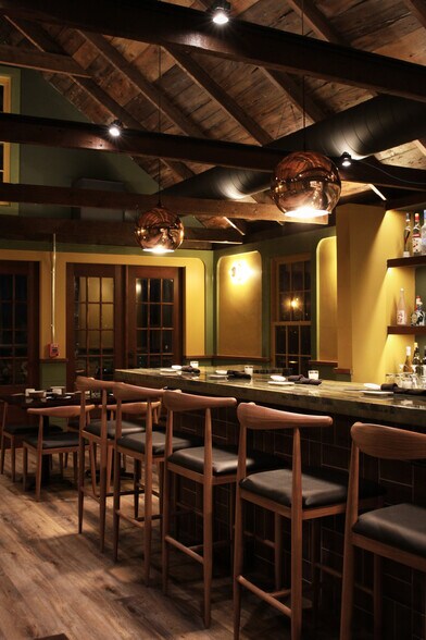 More Photos Of 205 Thames St, Bristol Restaurant For Lease