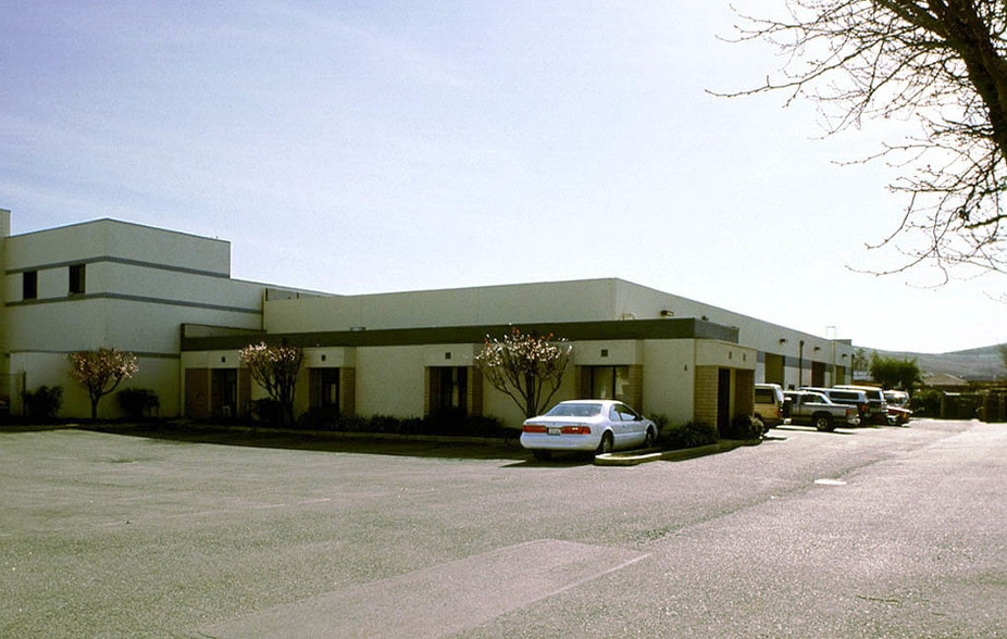 More Photos Of 2885 Aiello Dr, San Jose Warehouse For Sale