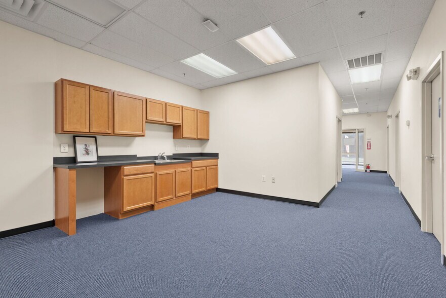 More Photos Of 3619 Richmond Hwy, Stafford Light Distribution For Lease