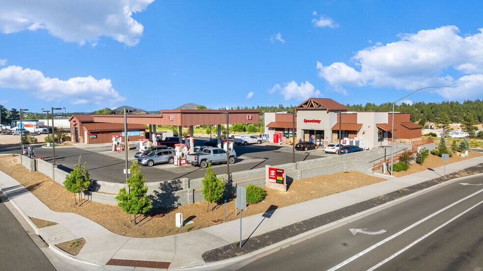 Primary Photo Of 1010 Country Club Dr, Flagstaff Service Station For Sale