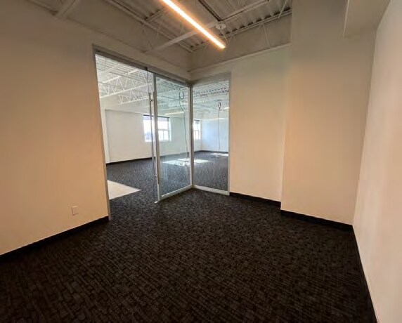 More Photos Of 22 Water St S, Kitchener Office For Lease