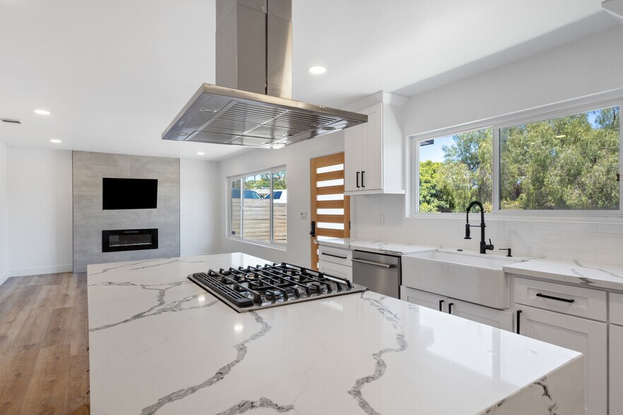 More Photos Of 632 Truly Ter, Vista Apartments For Sale