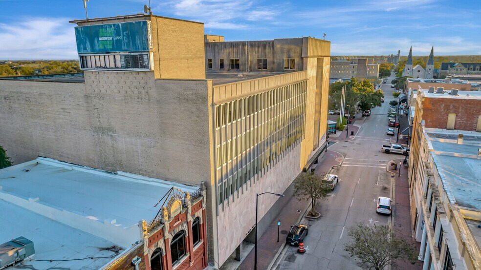 More Photos Of 120 S Main St, Victoria Office For Sale