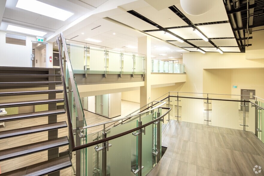 More Photos Of 600 Weber St N, Waterloo Office For Lease