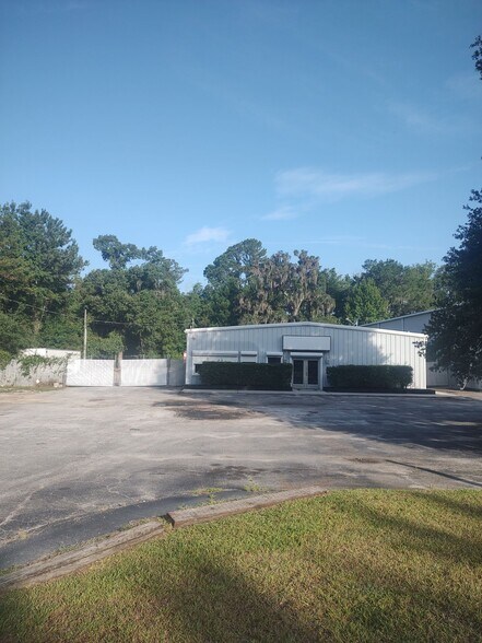 More Photos Of 5851 Lowcountry Dr, Ridgeland Warehouse For Lease